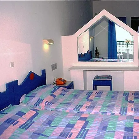 Готель Flisvos Beach (adults Only) Ретимно (Крит)